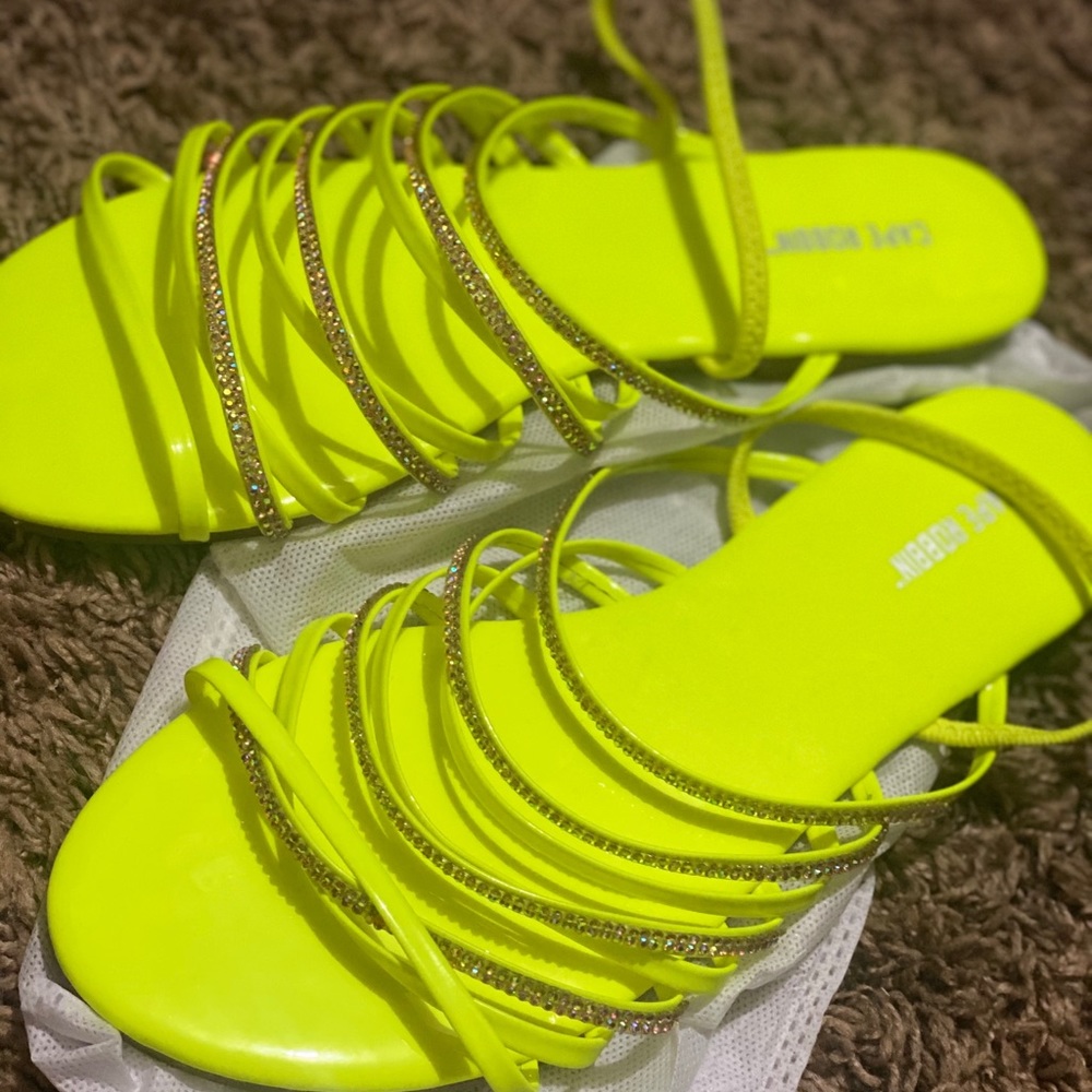 Sandals - Picture 2 of 2